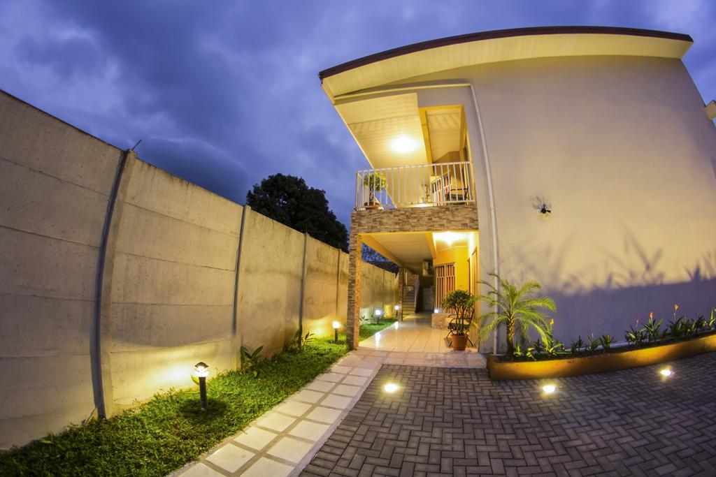 Apartamentos Valle Del Volcan La Fortuna Buitenkant foto